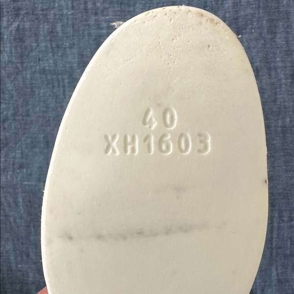 Golden Goose White Sneakers with Glitter Star Accent - Picture 9 of 9